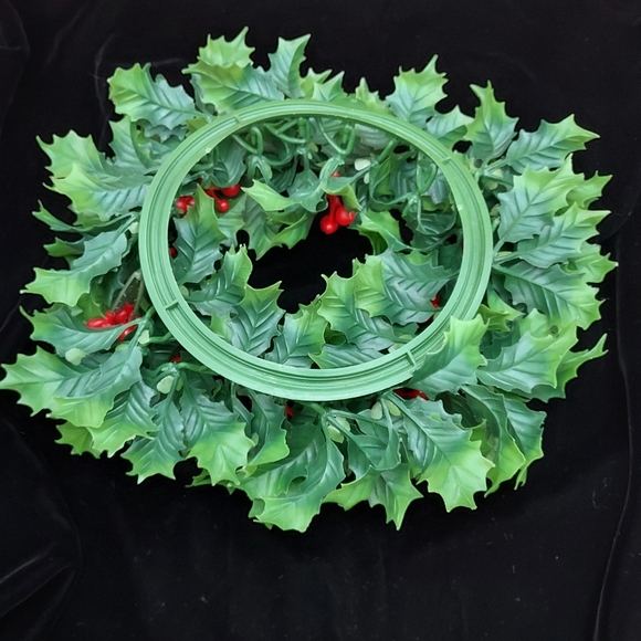 Plastic Christmas Holly Berry Candle Ring Wreath - Picture 5 of 7